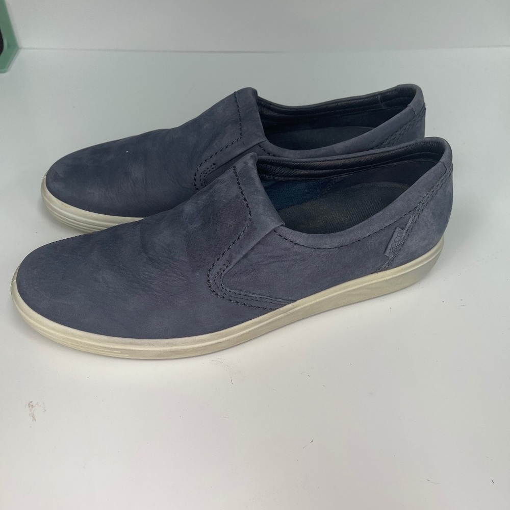 ECCO Navy Leather Slip-On Shoes Women’s Size 10 Blue Comfort Sneakers